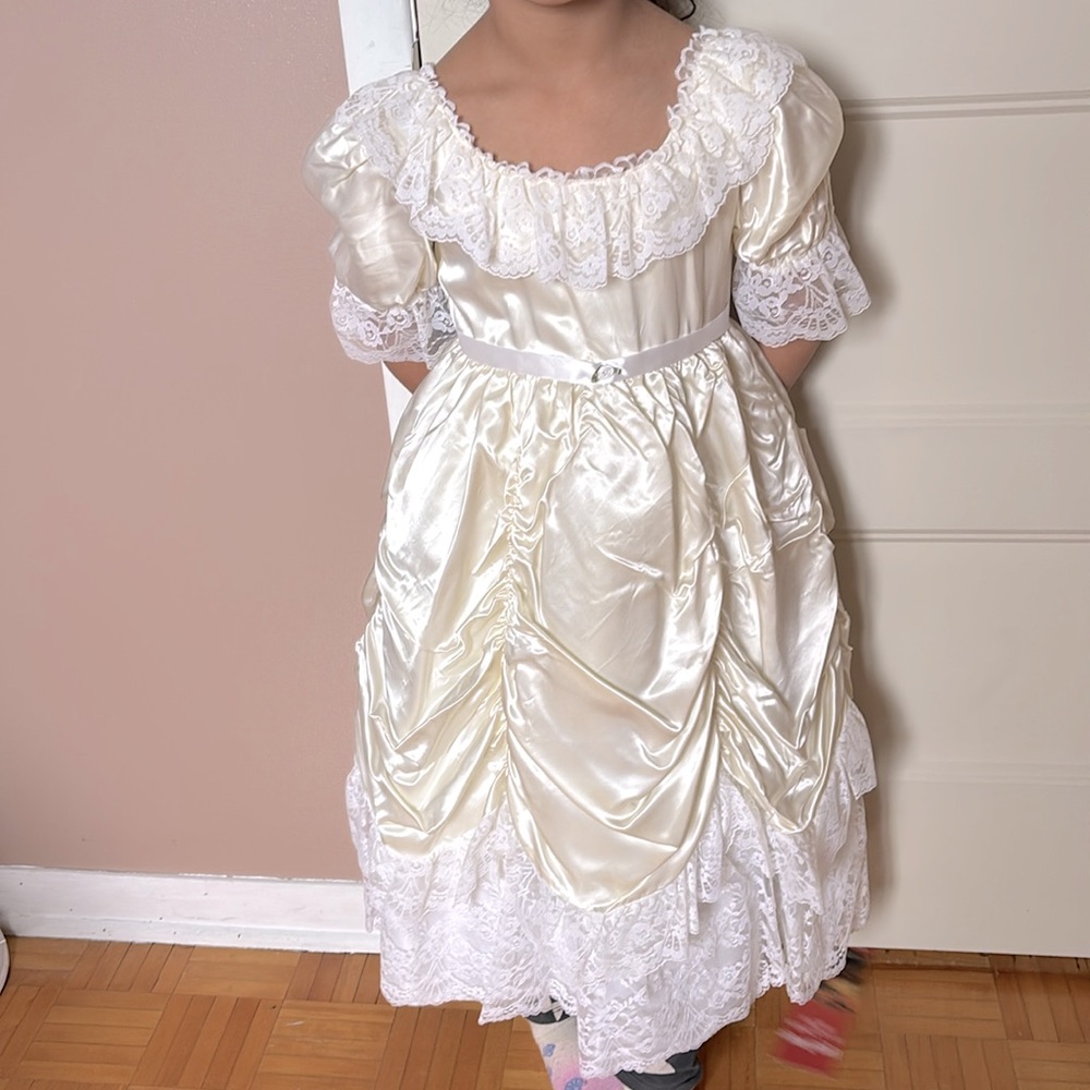 Elegant Cream Lace Dress